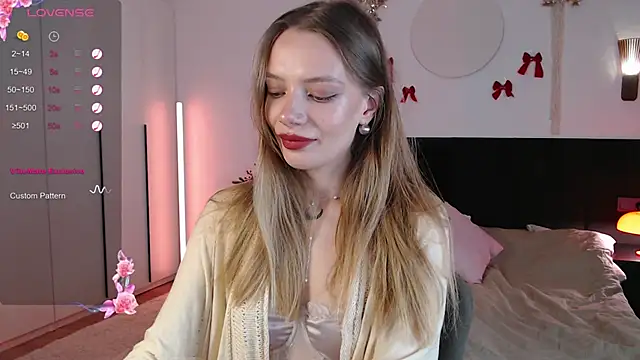 LunaticaBae online show from January 18, 2026, 2:37 am