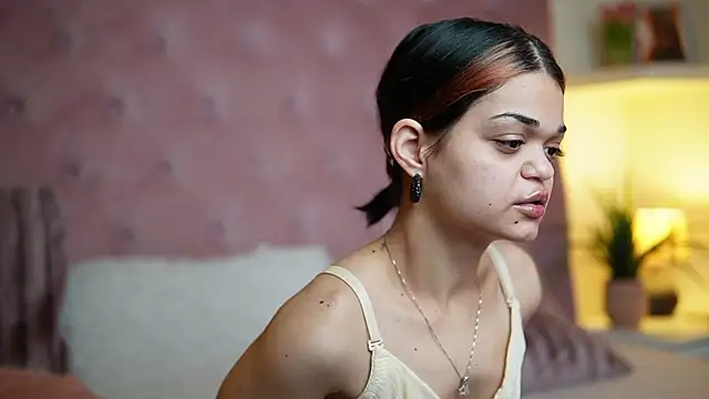 MaiaMini online show from February 15, 2026, 7:57 pm