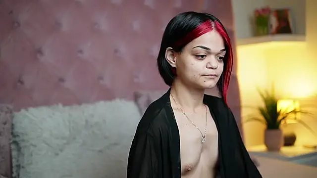 MaiaMini online show from December 14, 2025, 8:58 pm