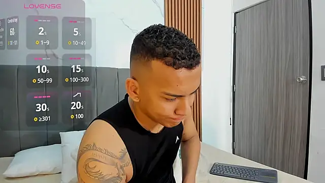 Rafa2004Cruz online show from September 24, 2025, 12:11 pm