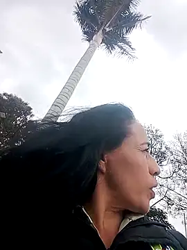 Coeur de luxure online show from September 29, 2025, 5:07 pm