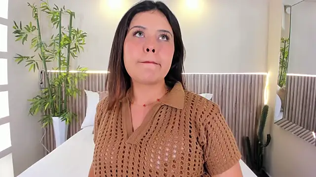GeorginaReyes online show from June 25, 2026, 11:54 pm