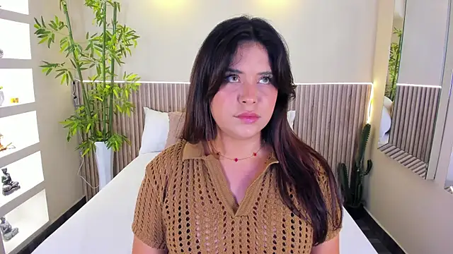 GeorginaReyes online show from July 15, 2026, 8:38 pm