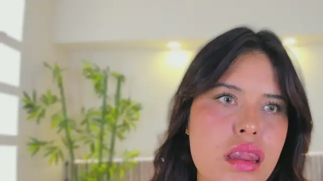 GeorginaReyes online show from July 25, 2026, 10:49 pm