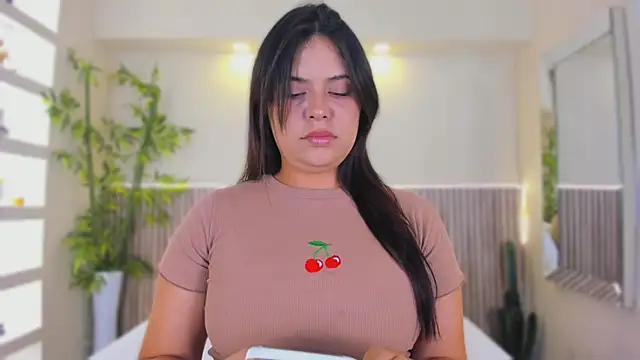 GeorginaReyes online show from August 5, 2026, 10:48 pm
