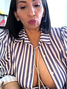 Mrsvictoriaaa online show from April 22, 2026, 8:04 pm