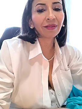 Mrsvictoriaaa online show from December 15, 2025, 8:03 pm