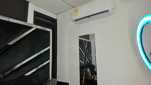 Rubyxht online show from December 14, 2025, 12:33 pm