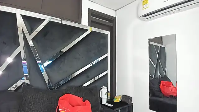 Rubyxht online show from October 30, 2025, 12:47 pm