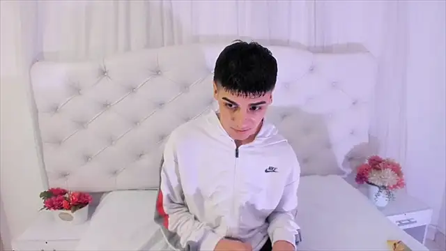 frank jhonsson online show from September 24, 2025, 7:09 pm