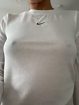 skybeatrice7 online show from November 23, 2025, 7:24 pm