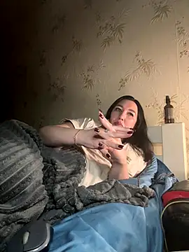 Naughtbaby 2025 online show from December 16, 2025, 3:44 am