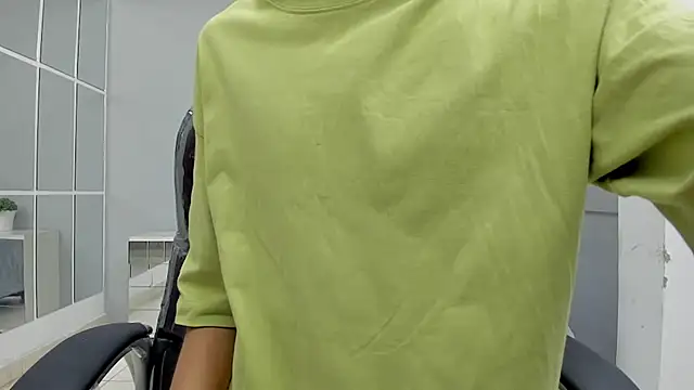 Johann sex online show from September 18, 2025, 4:43 pm