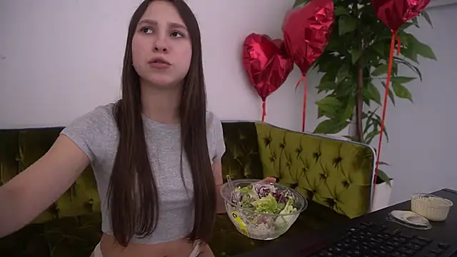 PaigePrado online show from March 15, 2025, 4:21 pm