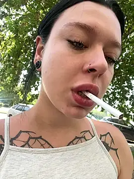 AlishaPrettyBlade online show from June 7, 2026, 3:56 am