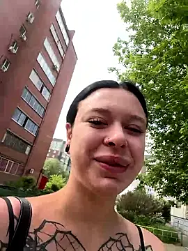 AlishaPrettyBlade online show from June 11, 2026, 3:58 am