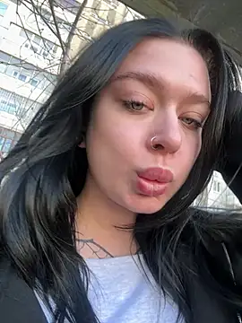 AlishaPrettyBlade online show from April 29, 2026, 7:23 am