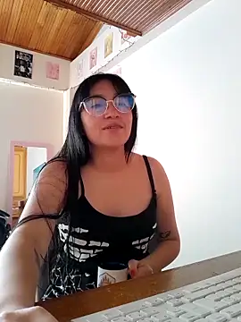 Arielle lov online show from October 8, 2025, 8:42 pm