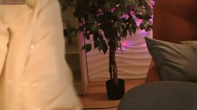 Sandra Kind online show from March 10, 2026, 5:44 am