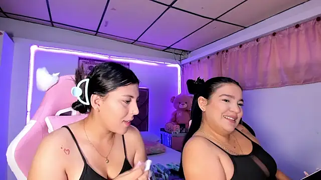 Snapshot of Cristal_Smith20 chatting on March 16, 2026, 12:20 pm Cristal Smith20 online show from March 16, 2026, 12:20 pm