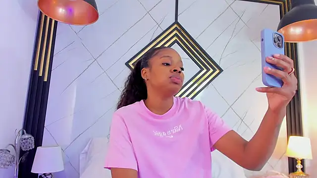 EmilyDiaaz online show from September 11, 2025, 12:05 pm