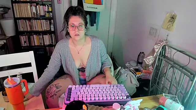 Rosiee69  online show from November 9, 2025, 2:32 pm