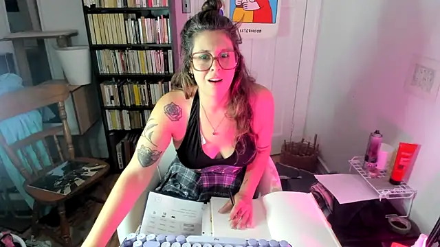 Rosiee69  online show from September 17, 2025, 7:16 pm