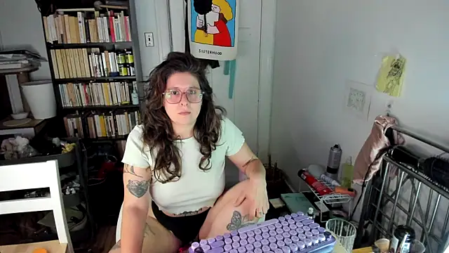 Rosiee69  online show from November 18, 2025, 9:29 pm