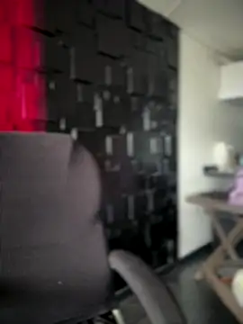 Emily-teen online show from November 24, 2025, 1:22 pm