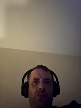 Snapshot of Nidge251 chatting on September 18, 2025, 5:21 am Nidge251 online show from September 18, 2025, 5:21 am