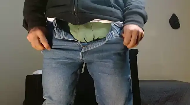 AngelHil online show from March 18, 2025, 7:12 am