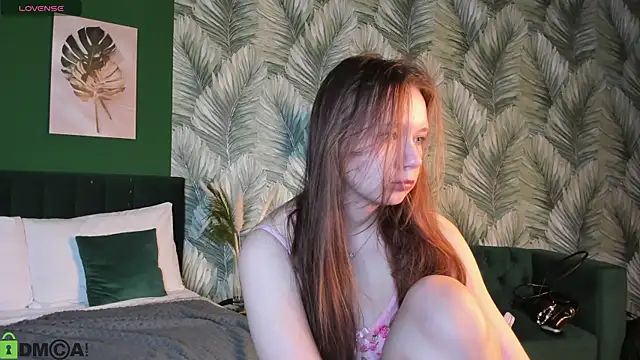 boozekirs  online show from May 1, 2026, 3:11 am