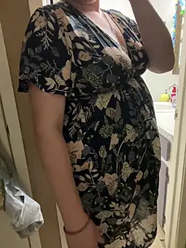 HTXBELLE online show from February 19, 2026, 2:52 am