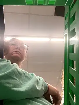 HTXBELLE online show from January 13, 2026, 1:53 am