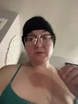 HTXBELLE online show from February 1, 2026, 11:41 am