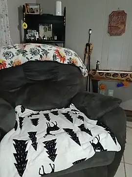 HTXBELLE online show from October 26, 2025, 9:31 am