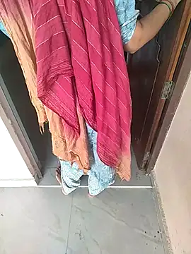 indian couple4 online show from September 10, 2025, 10:14 am