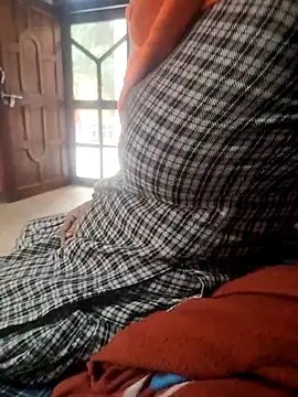 indian couple4 online show from November 29, 2025, 2:44 am