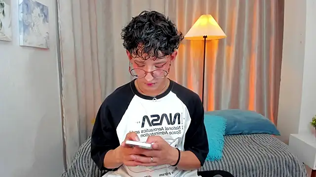 iiangel  online show from February 25, 2026, 3:29 am