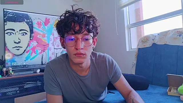 iiangel  online show from March 11, 2026, 9:53 pm