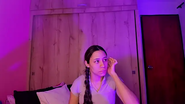 TANIA 06 online show from May 14, 2026, 1:08 pm
