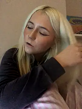 Blondie Sofia Essexbabe online show from October 15, 2025, 9:34 pm