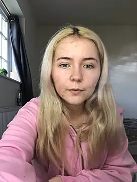 Blondie Sofia Essexbabe online show from March 18, 2026, 3:35 pm