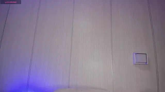 sasha riverss online show from July 28, 2026, 8:52 pm