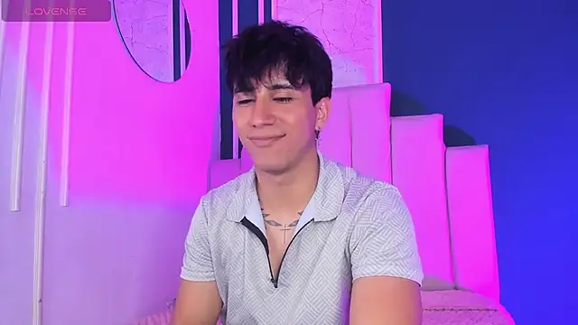 Allex Cano online show from November 8, 2025, 3:43 am