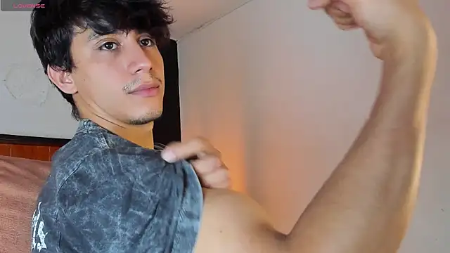 Allex Cano online show from March 4, 2026, 8:49 pm