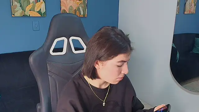 Zamira Taylor online show from September 24, 2025, 7:42 pm