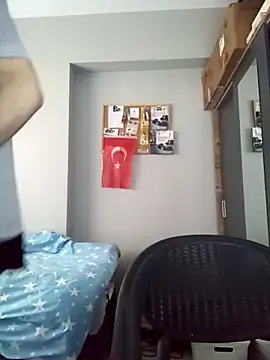 Snapshot of raskolnikovw chatting on December 20, 2025, 7:55 am raskolnikovw online show from December 20, 2025, 7:55 am