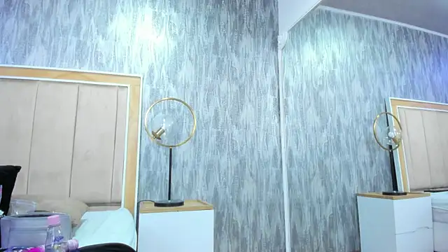 NahomyCarther online show from September 18, 2025, 3:42 am