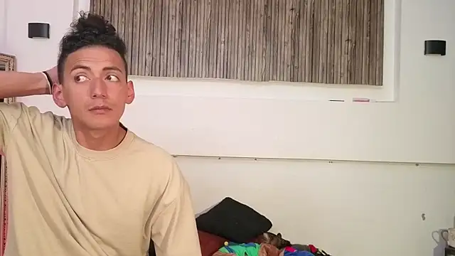 aron and paula online show from October 31, 2025, 3:58 am